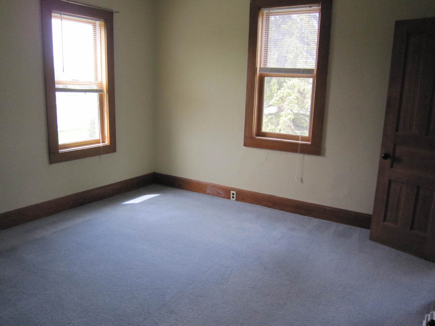 12701 304th Avenue, Unit 2 Trevor, WI 53179 - Photo 10 of 10 an empty room with a window
