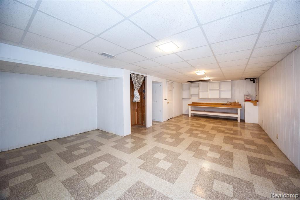 5646 Cambourne Road Dearborn Heights, MI 48127 - Photo 40 of 42