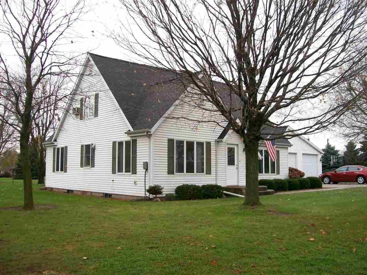924 East Rochester Street Akron, IN 46910 - Photo 1 of 13 Gallery Image 1