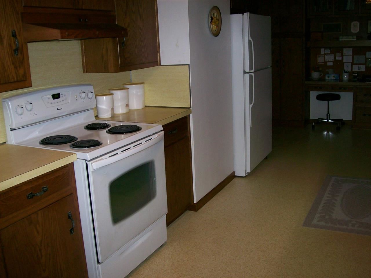 924 East Rochester Street Akron, IN 46910 - Photo 2 of 13 Gallery Image 2