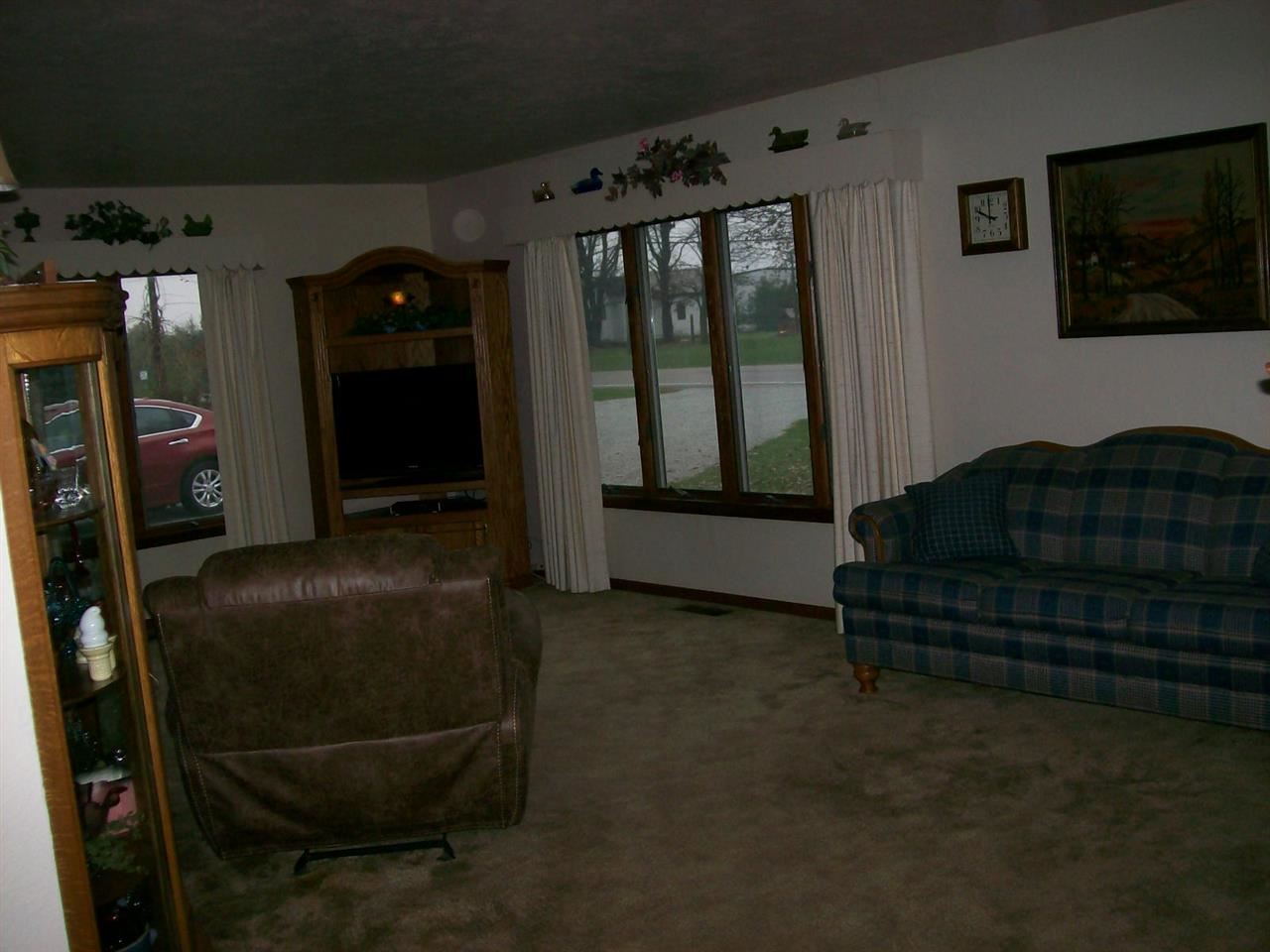 924 East Rochester Street Akron, IN 46910 - Photo 4 of 13 Gallery Image 4