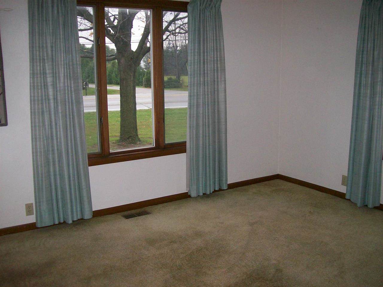 924 East Rochester Street Akron, IN 46910 - Photo 5 of 13 Gallery Image 5
