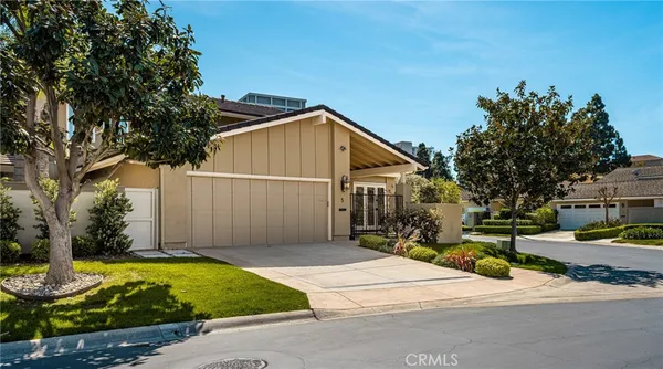 $10,000 | 5 Rue Fontainebleau, Newport Beach, CA 92660