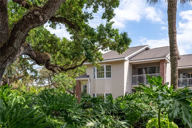 $2,750 | 101 Park Shores Circle, Unit 2W, Vero Beach, FL 32963