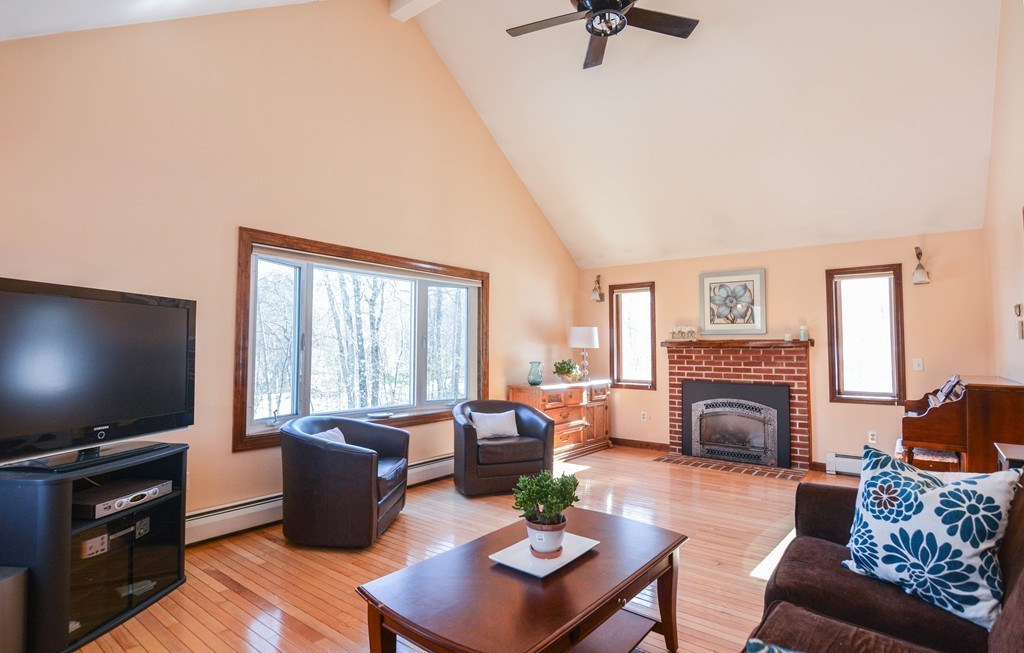 22 Michigan Road Tyngsborough, MA 01879 - Photo 5 of 20