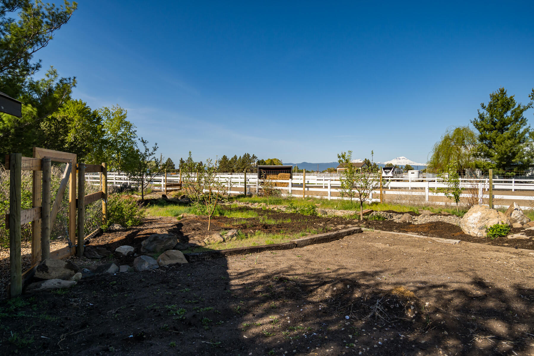 20460 Harper Road Bend, OR 97703 - Photo 69 of 105 JH5_1122