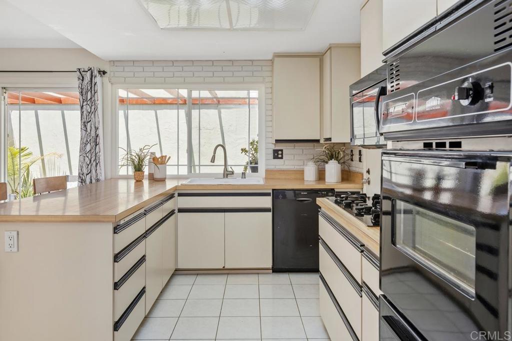 9603 Pebble Beach Drive Santee, CA 92071 - Photo 9 of 38