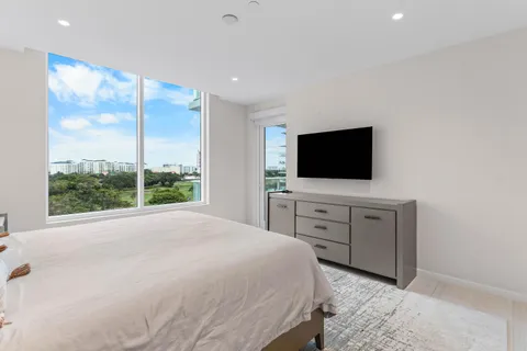 $3,795,000 | 200 Southeast Mizner Boulevard, Unit 707, Boca Raton, FL 33432