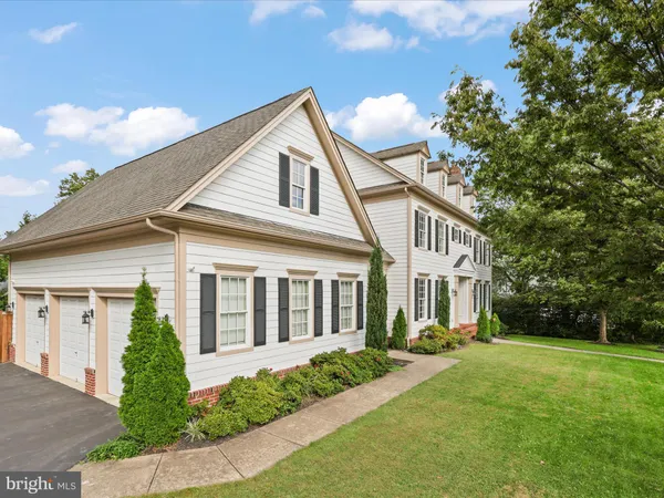 $1,625,000 | 904 Locust Street, Herndon, VA 20170