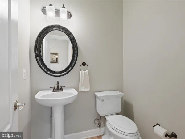 $1,625,000 | 904 Locust Street, Herndon, VA 20170