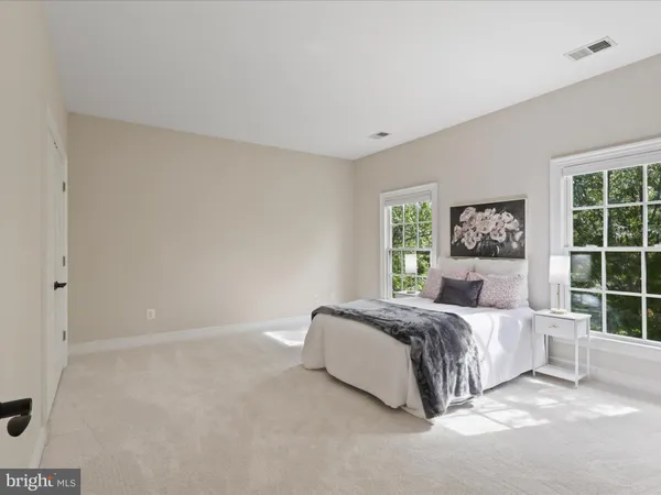 $1,625,000 | 904 Locust Street, Herndon, VA 20170