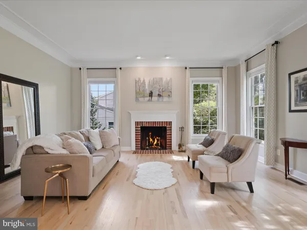 $1,625,000 | 904 Locust Street, Herndon, VA 20170