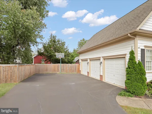 $1,625,000 | 904 Locust Street, Herndon, VA 20170