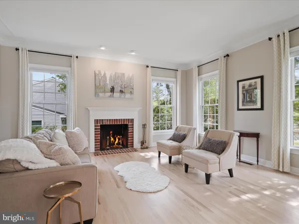 $1,625,000 | 904 Locust Street, Herndon, VA 20170