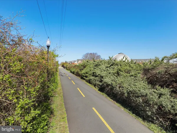 $1,625,000 | 904 Locust Street, Herndon, VA 20170