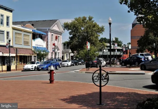 $1,625,000 | 904 Locust Street, Herndon, VA 20170