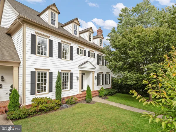 $1,625,000 | 904 Locust Street, Herndon, VA 20170
