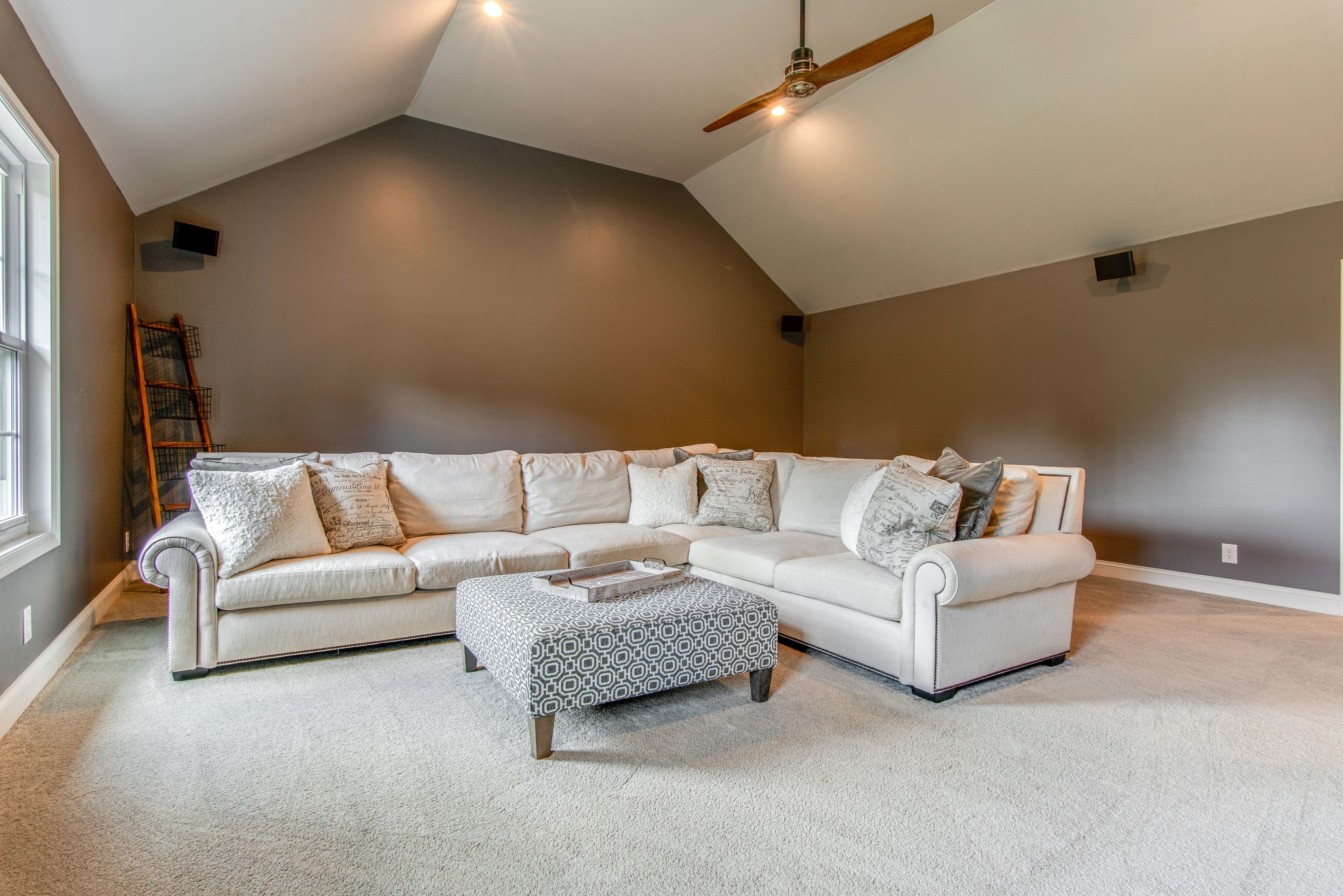 2696 Oak Grove Road Lebanon, TN 37090 - Photo 26 of 34 a living room with furniture and a couch