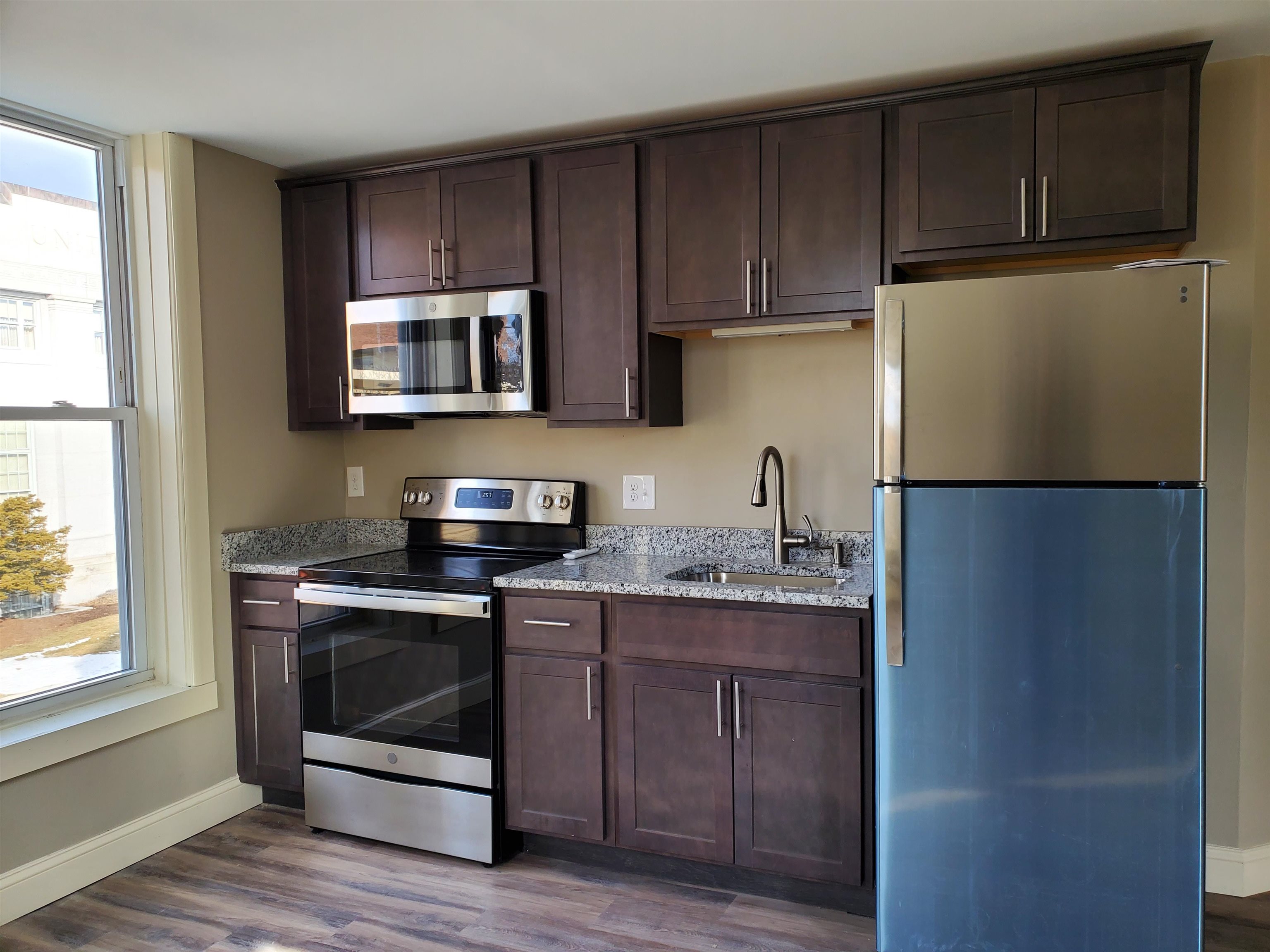 119 Hanover Street Manchester, NH 03101 - Photo 8 of 11 Gallery Image 8