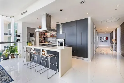 $2,300,000 | 1100 Biscayne Boulevard, Unit 1501, Miami, FL 33132