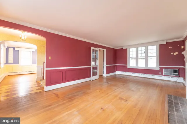 a view of livingroom with hardwood