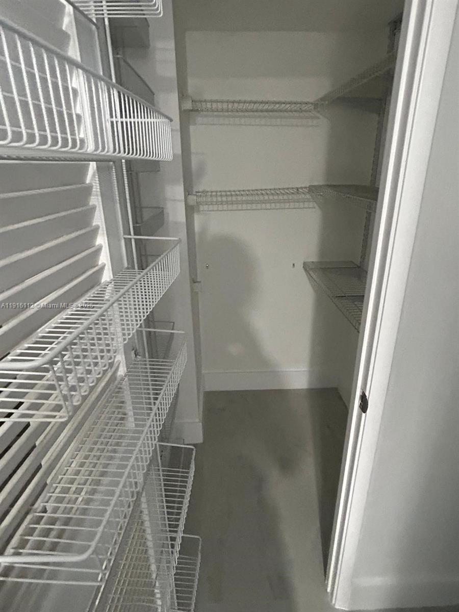 1750 Northeast 191st Street, Unit 4264 Miami, FL 33179 - Photo 15 of 21 a view of entryway