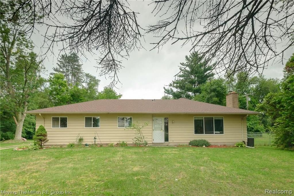47970 Hull Road Belleville, MI 48111 - Photo 1 of 37