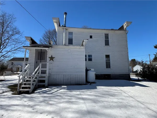 $319,000 | 118 Main Street, Laurens, NY 13796