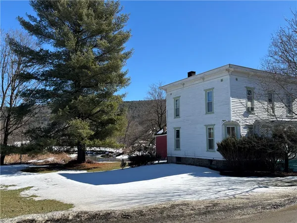 $319,000 | 118 Main Street, Laurens, NY 13796
