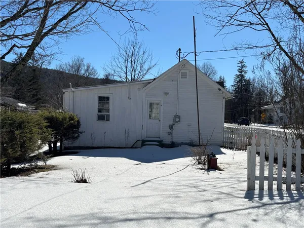 $319,000 | 118 Main Street, Laurens, NY 13796