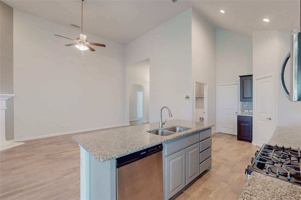 821 Falcon Road Argyle, TX 76226 - Photo 12 of 38