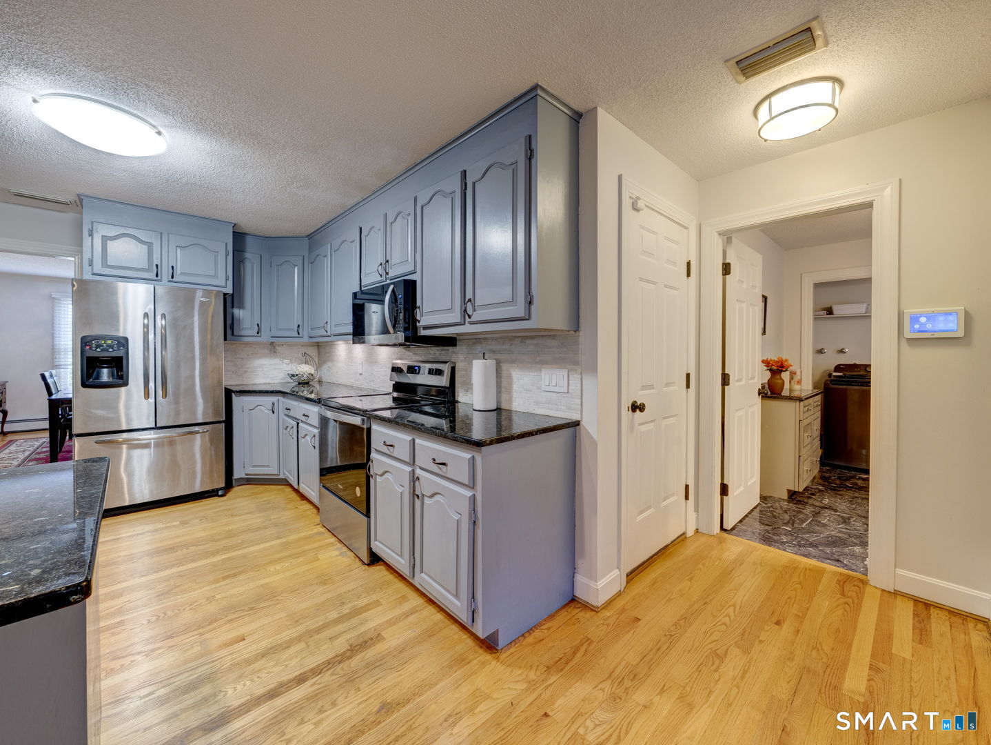 11 Lexington Road Avon, CT 06001 - Photo 10 of 40
