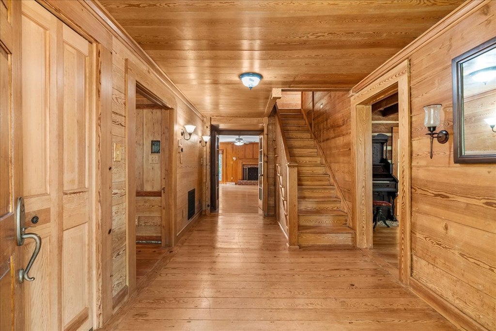 3095 State Shed Road Nathalie, VA 24577 - Photo 3 of 90 Foyer , Hardwood floors