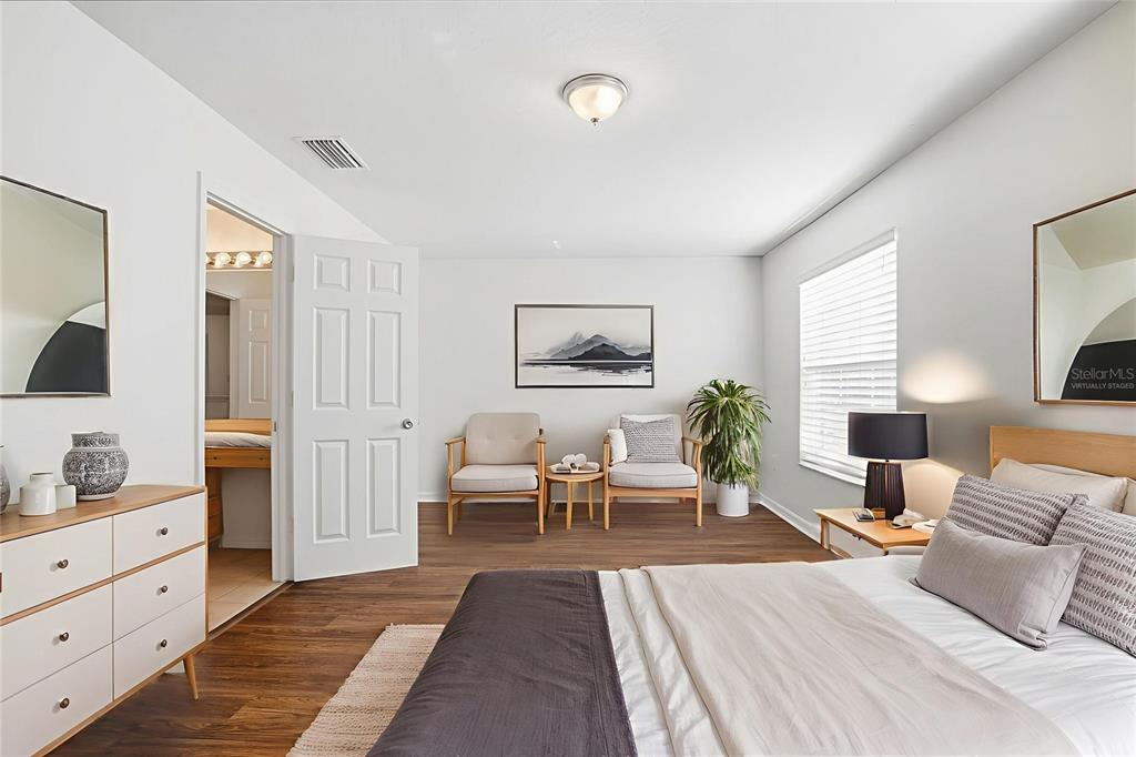 7702 Dragon Fly Loop Gibsonton, FL 33534 - Photo 31 of 42 a living room with furniture rug and window