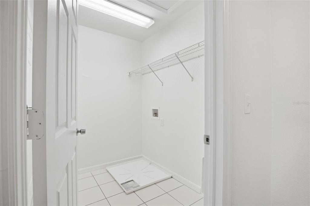 7702 Dragon Fly Loop Gibsonton, FL 33534 - Photo 40 of 42 a view of room