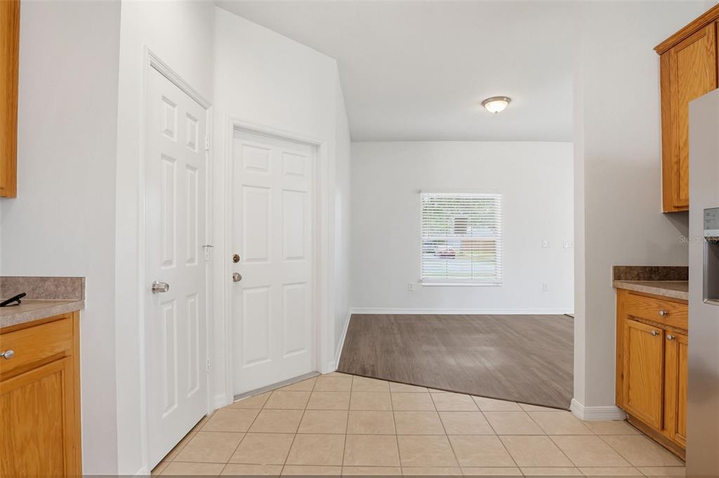 7702 Dragon Fly Loop Gibsonton, FL 33534 - Photo 6 of 42