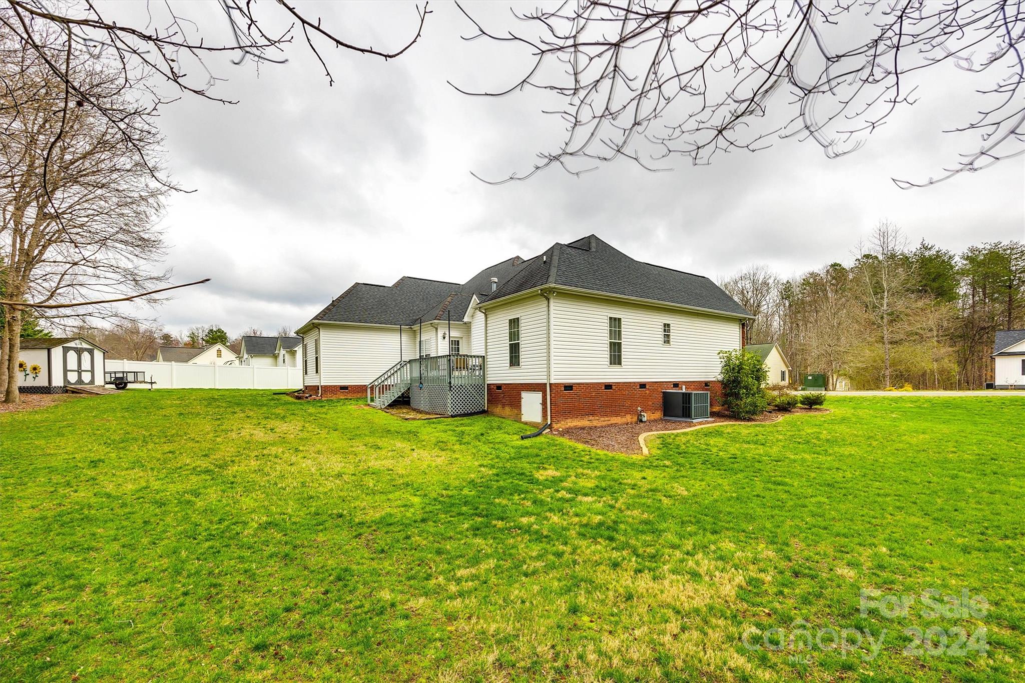 348 Quinn Road Clover, SC 29710 - Photo 33 of 38 Gallery Image 33