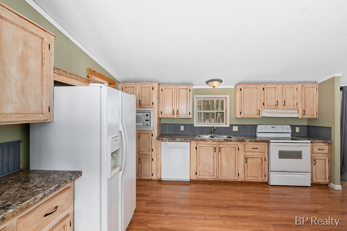 3825 Automobile Road Muskegon, MI 49445 - Photo 8 of 21 IMG_1008