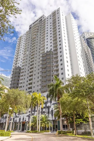 $2,500 | 185 Southeast 14th Terrace, Unit 1411, Miami, FL 33131