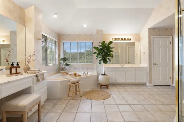 $1,075,000 | 10707 Bramblecrest Drive, Austin, TX 78726