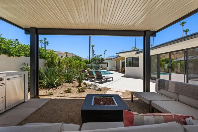 $2,595,000 | 2040 West Chino Drive, Palm Springs, CA 92264