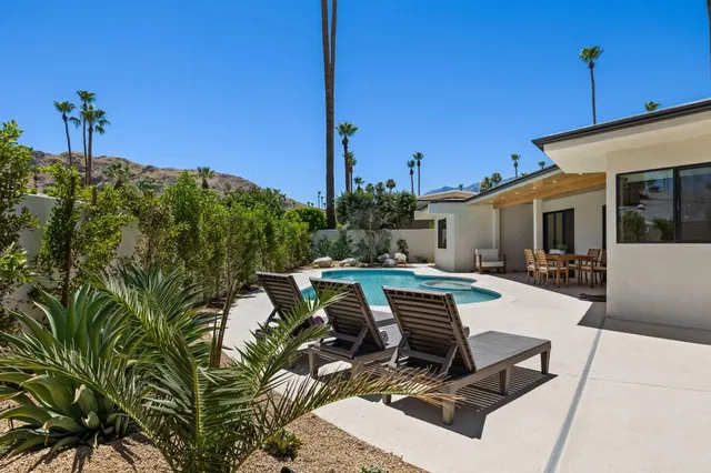 $2,595,000 | 2040 West Chino Drive, Palm Springs, CA 92264