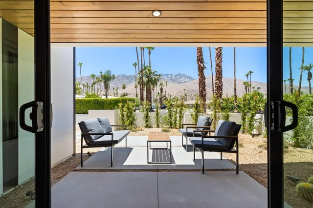 $2,595,000 | 2040 West Chino Drive, Palm Springs, CA 92264