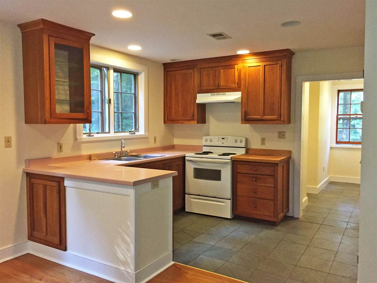 111 Greenhoe Road Dummerston, VT 05346 - Photo 7 of 23