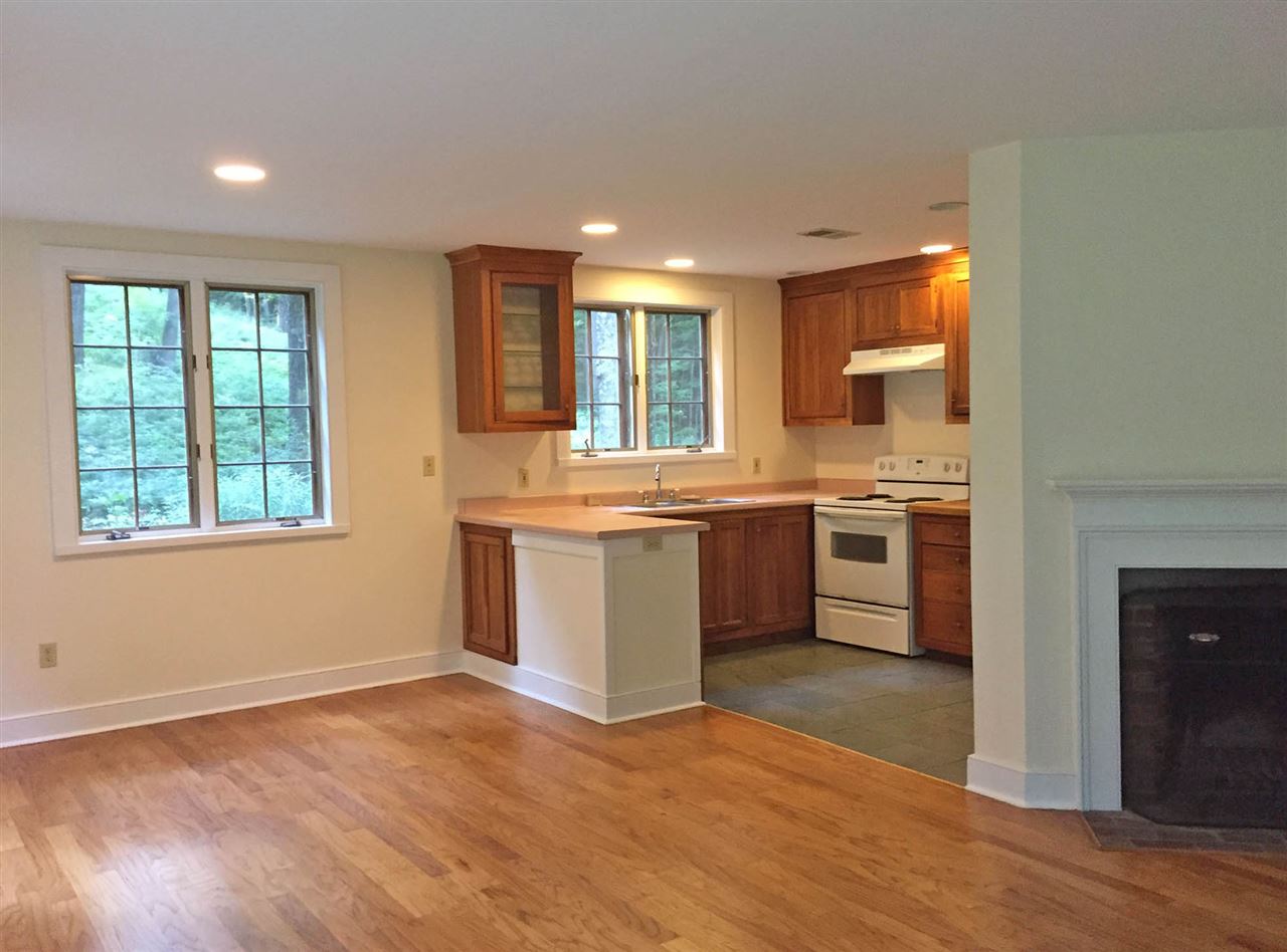 111 Greenhoe Road Dummerston, VT 05346 - Photo 8 of 23
