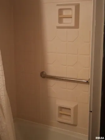 $135,000 | 1406 Hampshire Street, Quincy, IL 62301