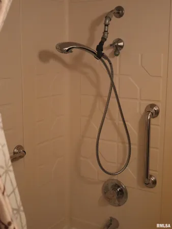 $135,000 | 1406 Hampshire Street, Quincy, IL 62301