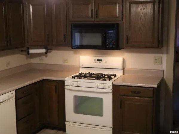 $135,000 | 1406 Hampshire Street, Quincy, IL 62301