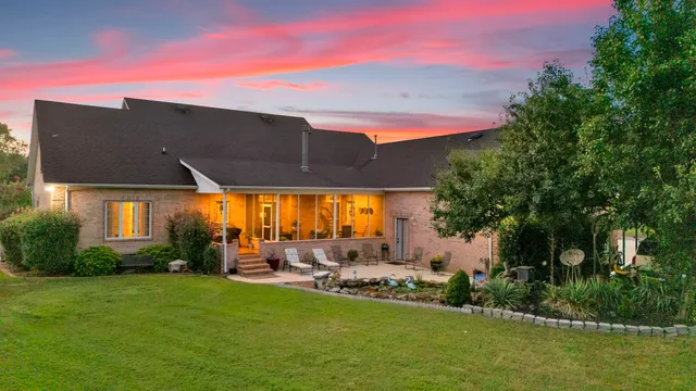 $749,900 | 594 Waters Edge Drive, Estill Springs, TN 37330