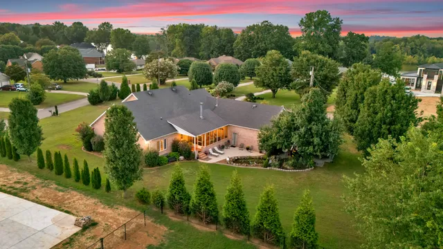 $749,900 | 594 Waters Edge Drive, Estill Springs, TN 37330